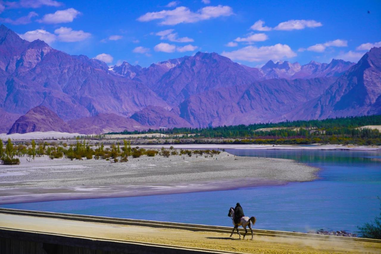Hotel Mountain Lodge Skardu Luaran gambar
