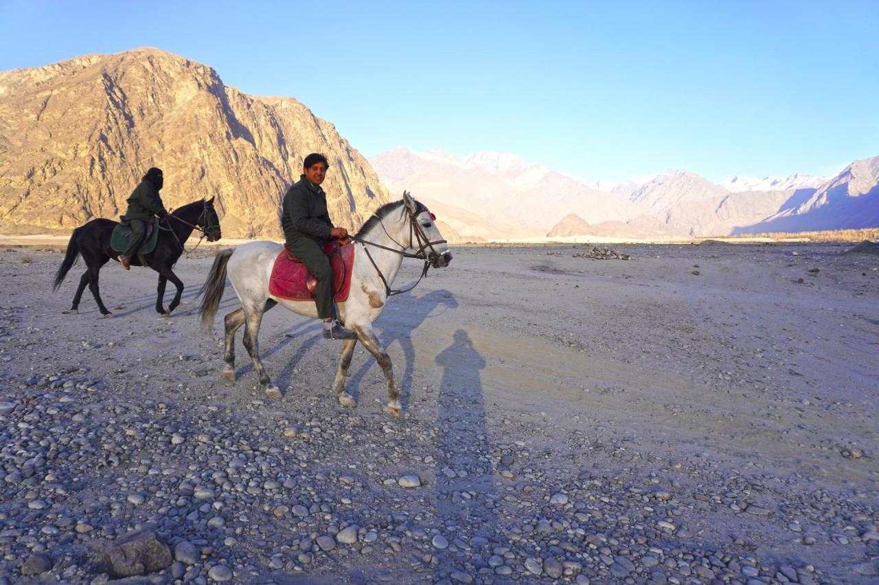 Hotel Mountain Lodge Skardu Luaran gambar