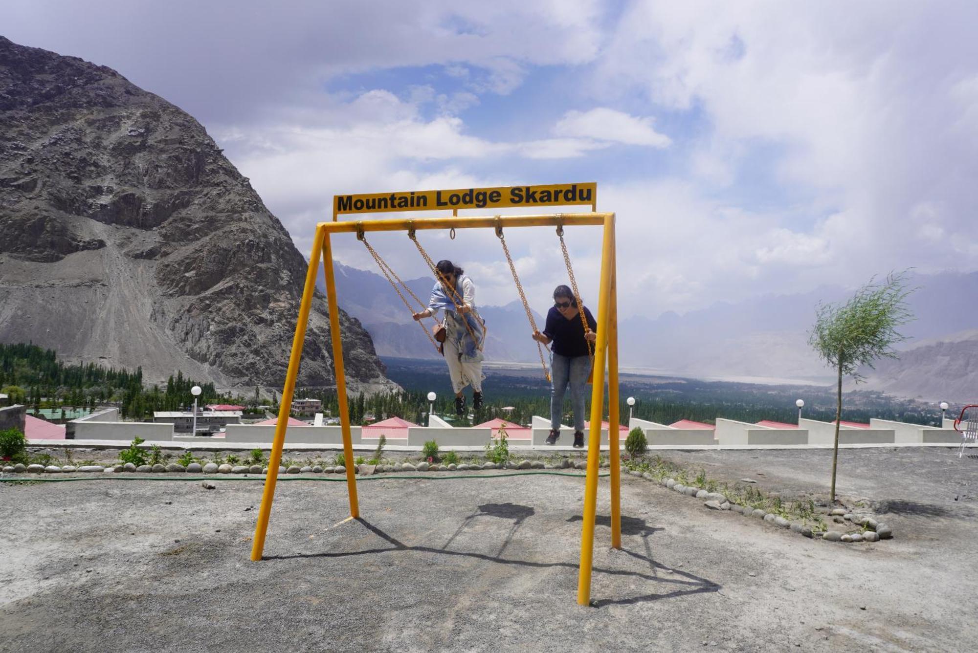 Hotel Mountain Lodge Skardu Luaran gambar