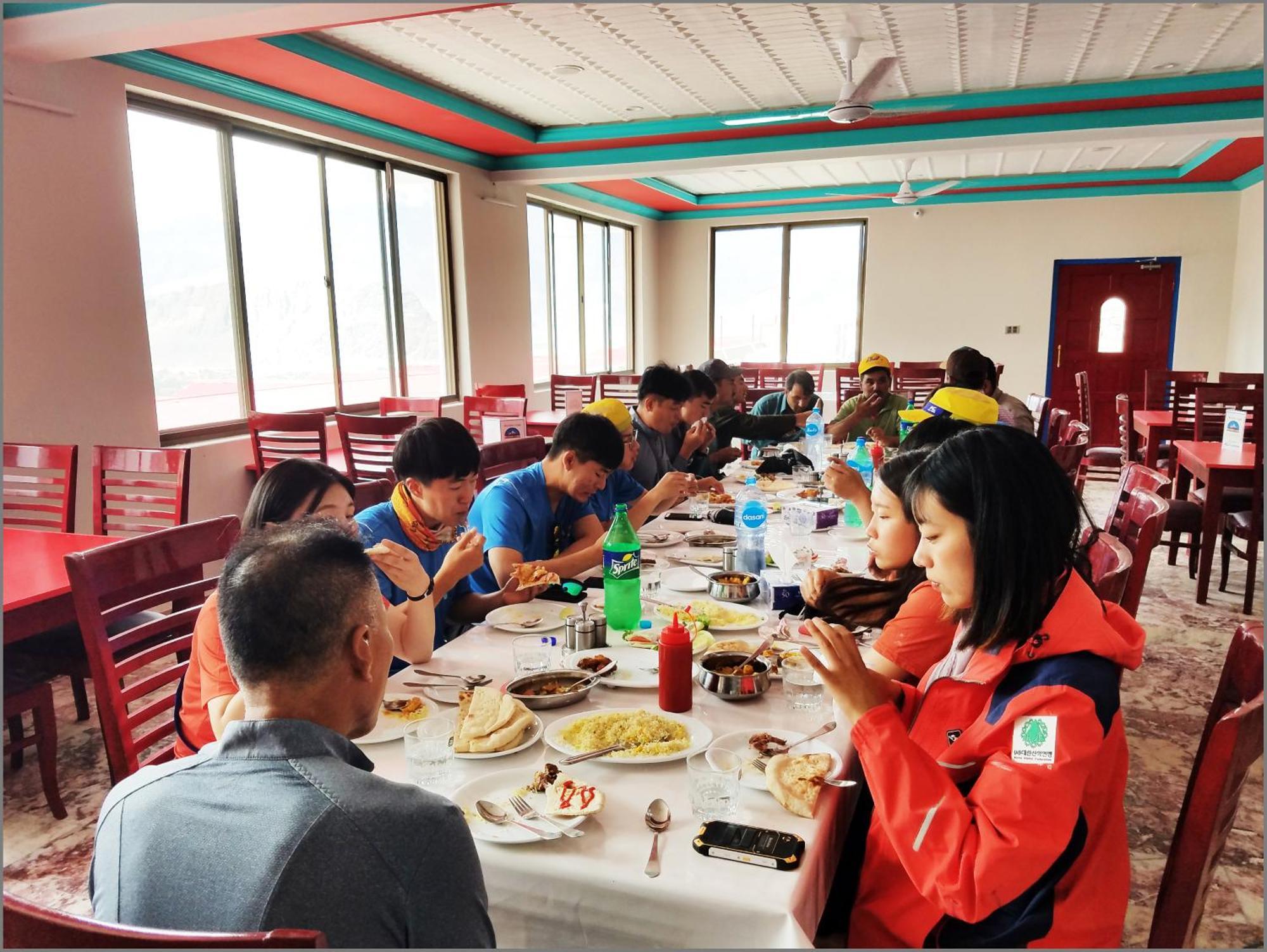 Hotel Mountain Lodge Skardu Luaran gambar